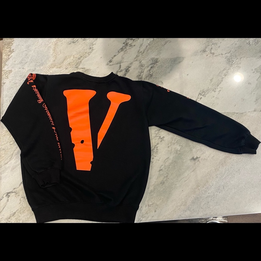 Vlone men’s sweatshirt EUC size Small